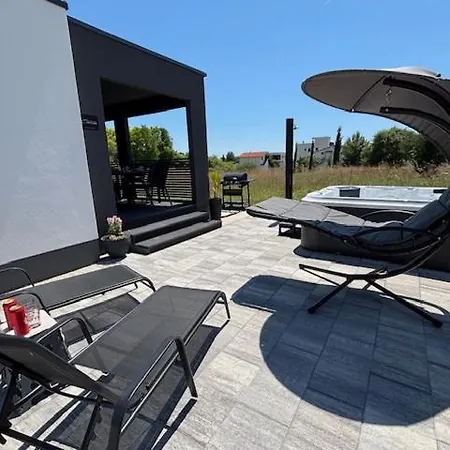 Σπίτι διακοπών New Deluxe House Barka With Jacuzzi