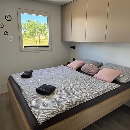New Deluxe House Barka With Jacuzzi Privlaka (Zadar)